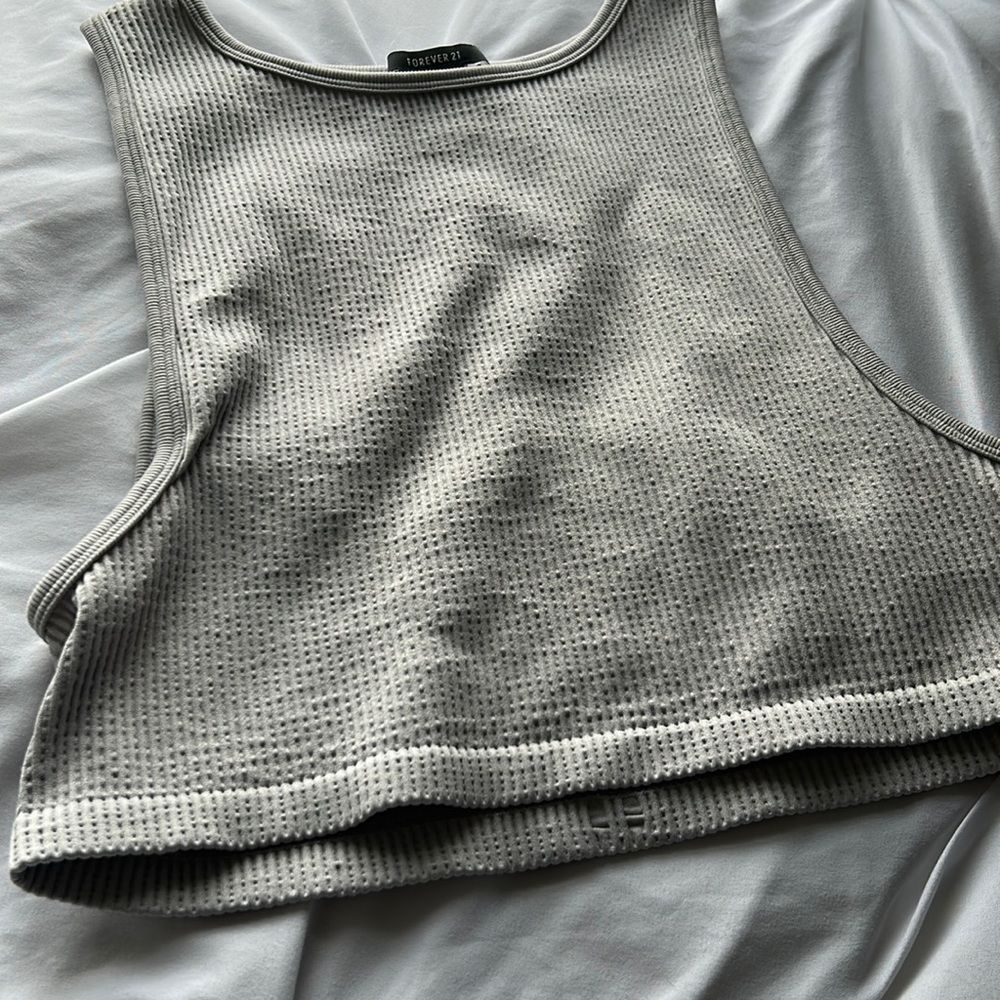 Women M gray tank top